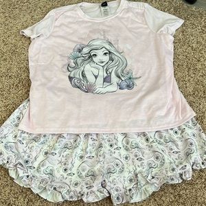 The Little Mermaid sleep T-shirt and ruffled shorts